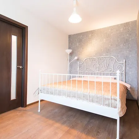 Flat Comfort Yakuba Kolosa Apartament